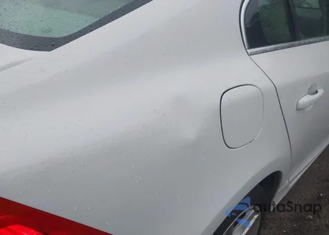 2015 Volvo S60 T5 Premier z USA, uszkodzony, nr VIN YV126MFKXF1337912